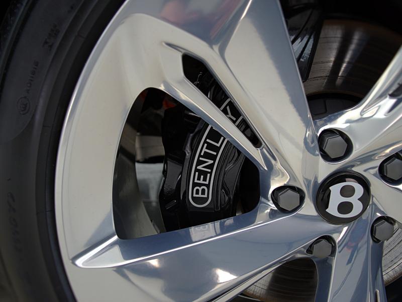 New 2023 Bentley Bentayga EWB Azure V8  | Gurnee, IL